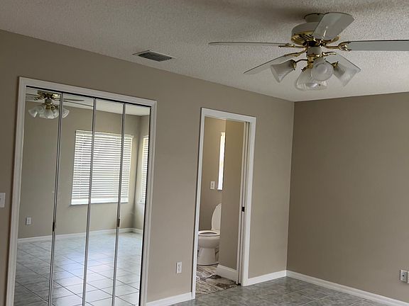 3rd image of 12 White Horse Ln