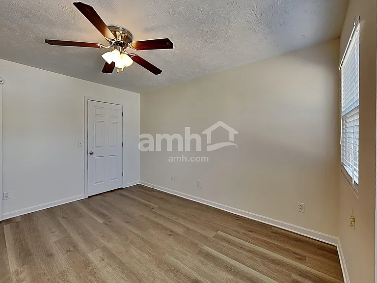 2840 Meadow Gln — Photo 15