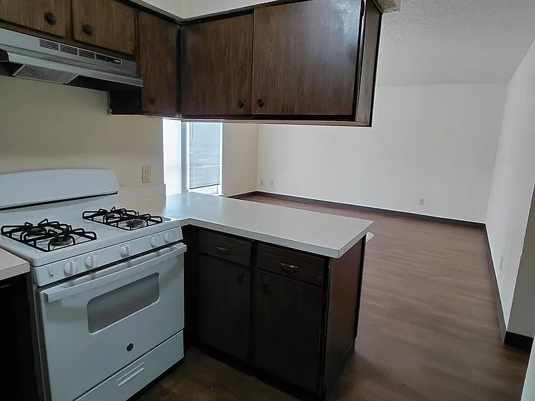 Prairie Sun Apartments — Photo 8