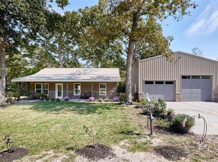 15 Hardwood Dr, Winfield, MO 63389