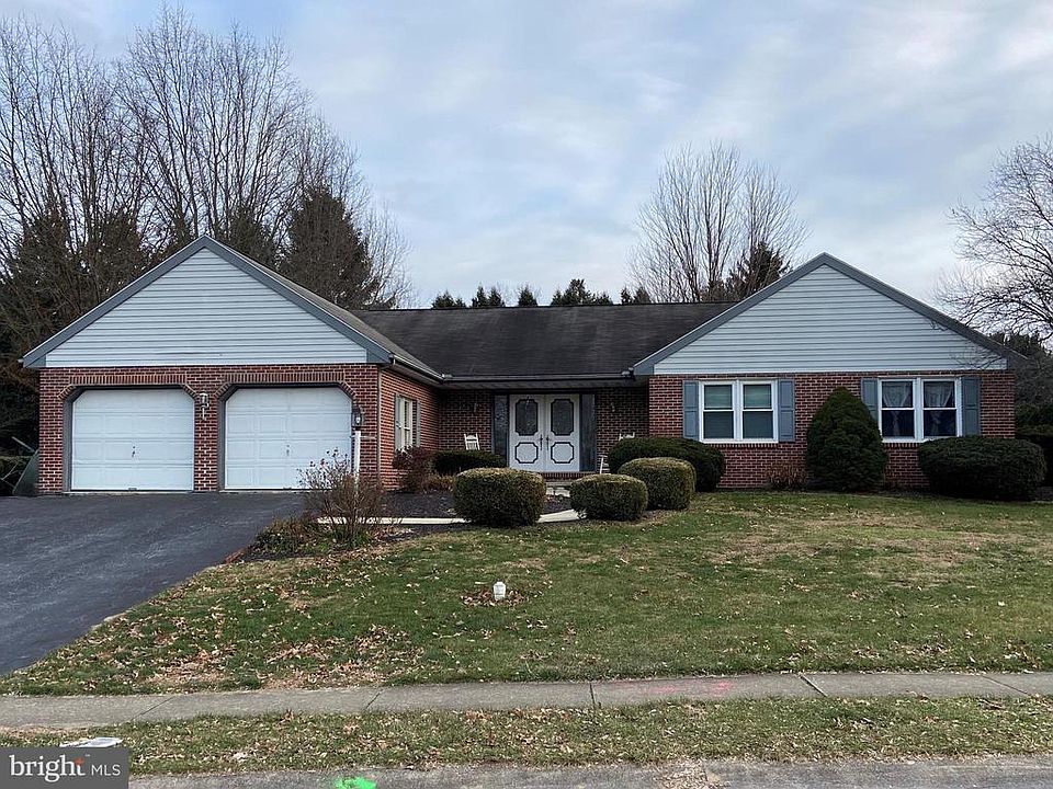 1st image of 90 Magnolia Dr