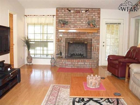 2nd image of 515 Charlotte Ave