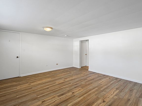 3rd image of 5872 N Elston Ave
