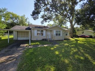 717 S Valderas St, Angleton, TX 77515