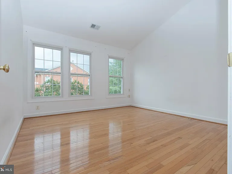 13559 Flowerfield Dr — Photo 15