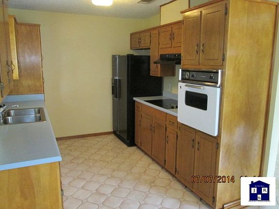 5th image of 2619 Phyllis Dr