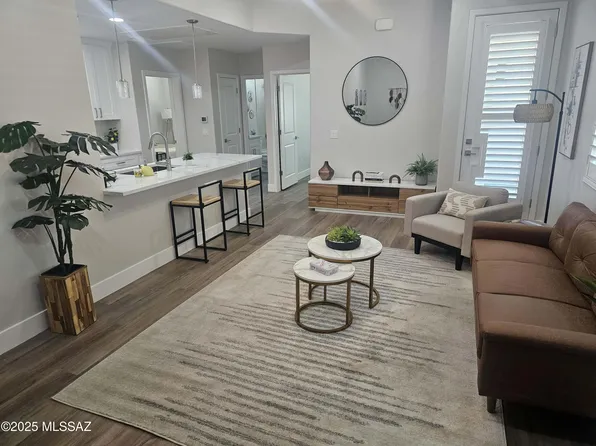 2020 E River Rd #102, Tucson, AZ 85718