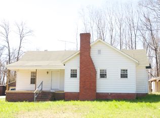 6109 Freedom Dr, Charlotte, NC 28214