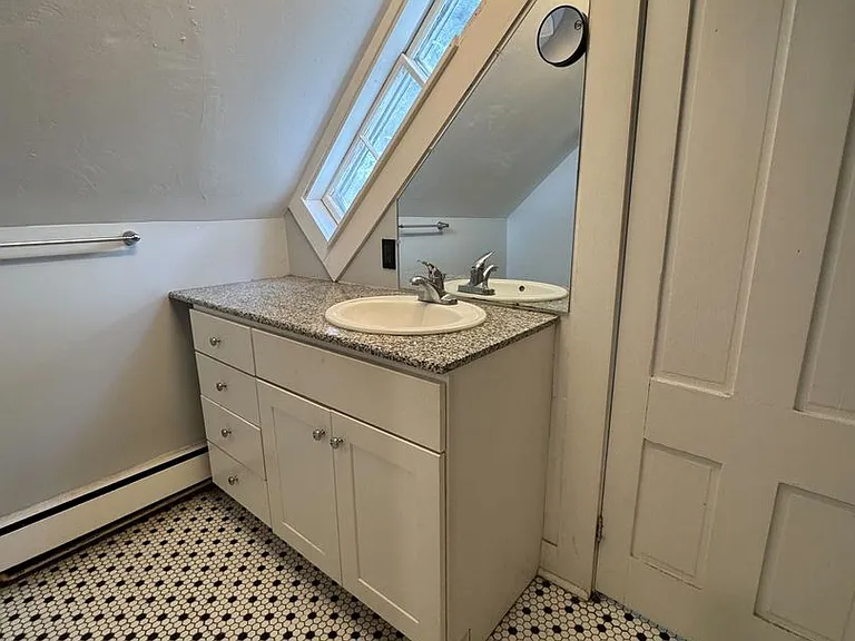 51-53 Pleasant St — Photo 12