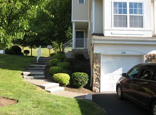 126 Wallace Ct #700, Green Brook, NJ 08812