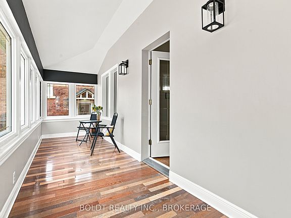 4th image of 42 Thomas St