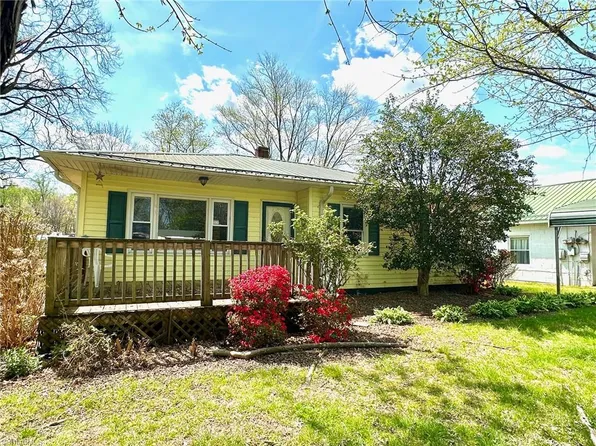 8431 Austin Traphill Rd, Elkin, NC 28621