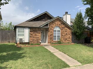 2135 Goodrich Dr, Moore, OK 73170