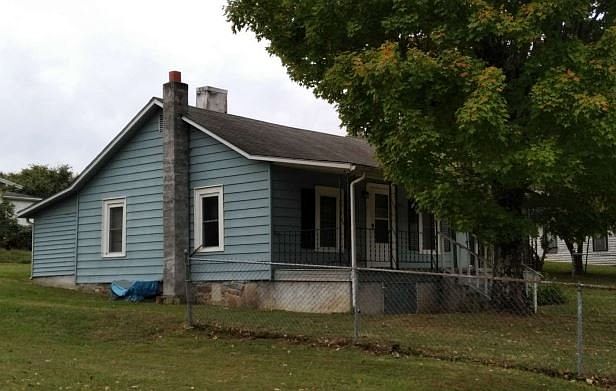 2nd image of 222 River Dr