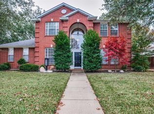 2719 Olympia Dr, Grand Prairie, TX 75052