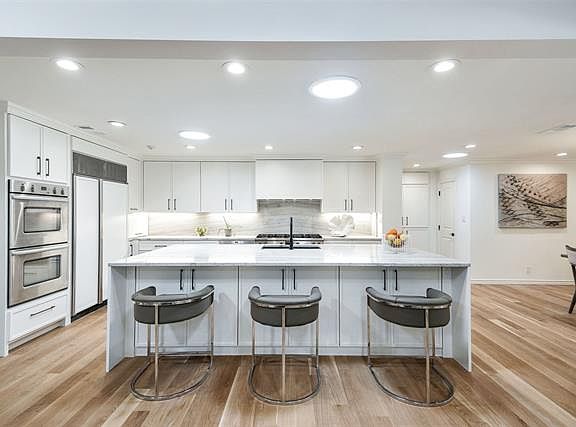 3rd image of 7011 Stefani Dr