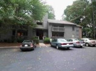 423 Tuxworth Cir, Decatur, GA 30033