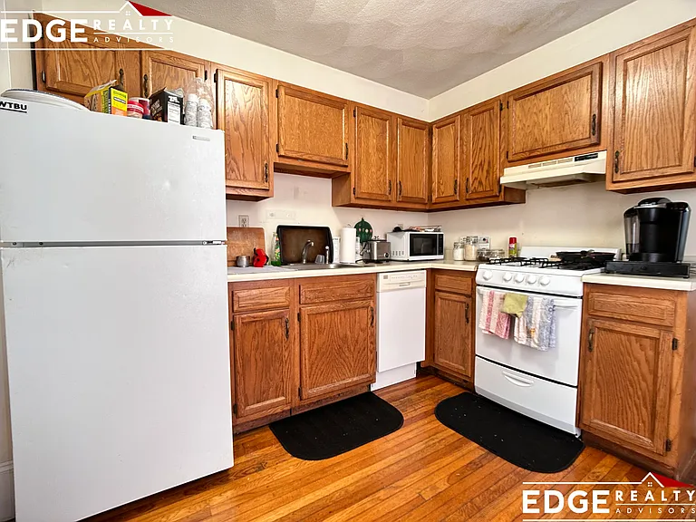 34 Foster St — Photo 1
