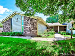 408 Waters Edge Dr APT D, McHenry, IL 60050