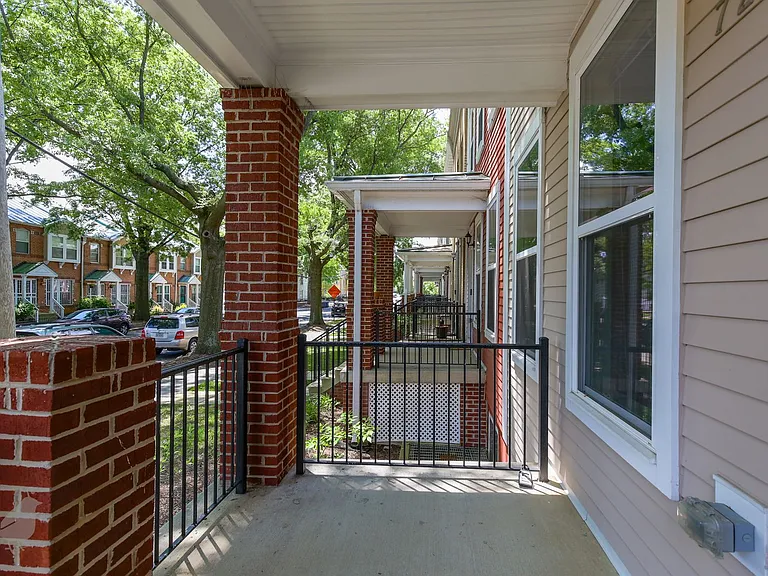 720 Barnes St NE — Photo 59