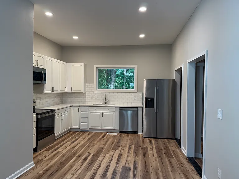216 S Clay St — Photo 2