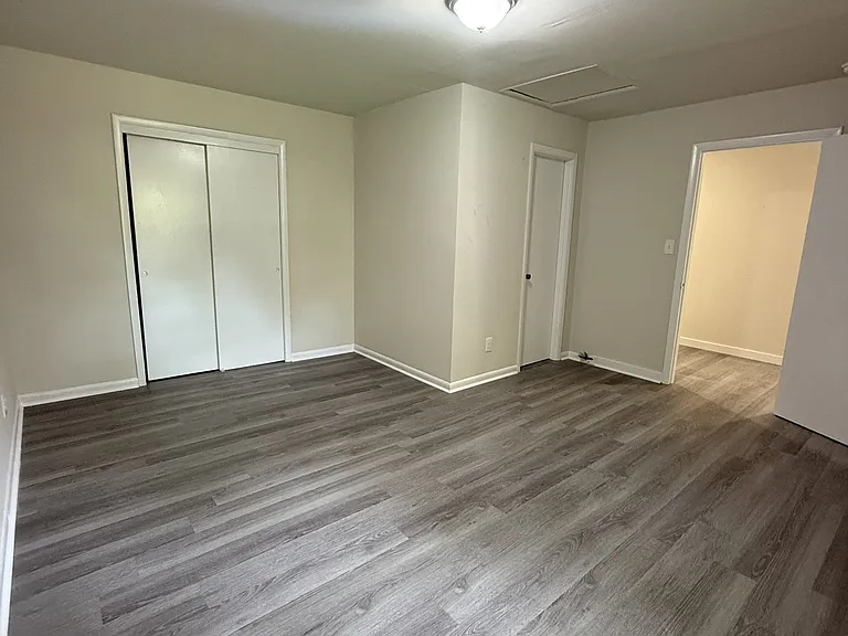 109 Houston Dr — Photo 6