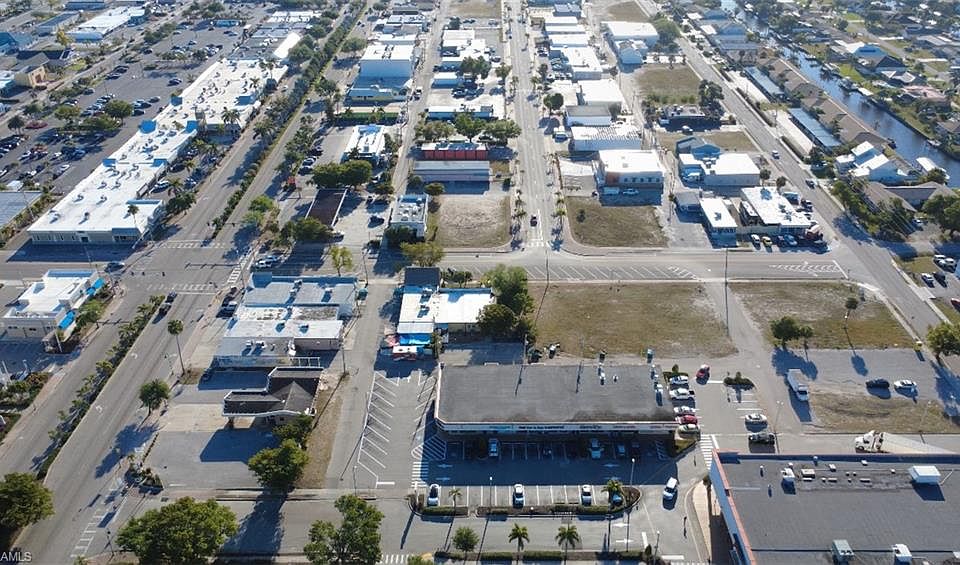 2nd image of 1105, 1113, 1117 Miramar ST