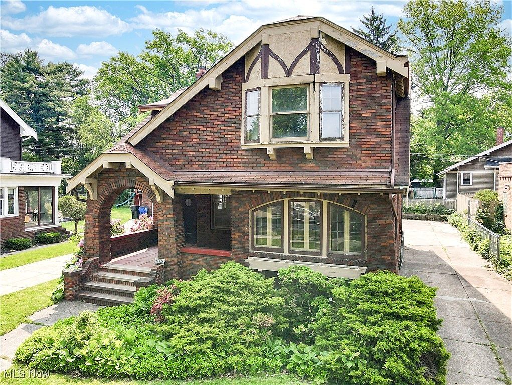 4575 S Hills Dr, Cleveland, OH 44109 | Zillow