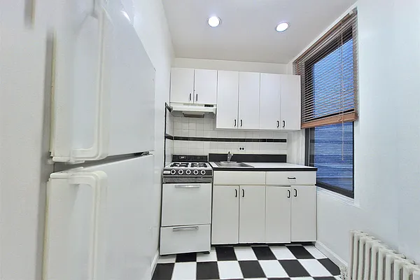 Rented by CitySites Real Estate Group | media 9