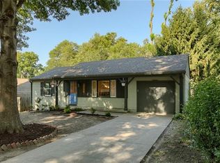 6926 Beverly St, Overland Park, KS 66204
