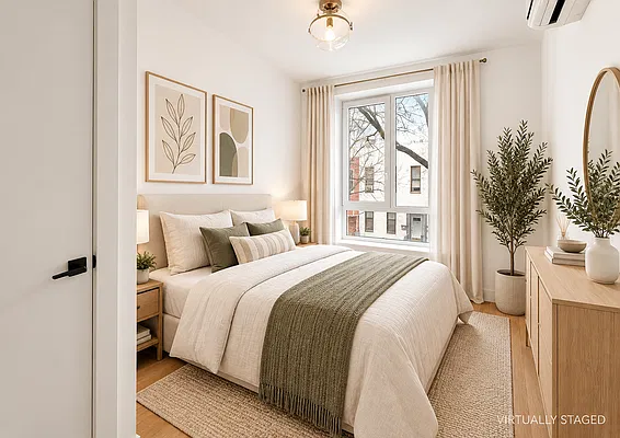 Bedroom, photo 2