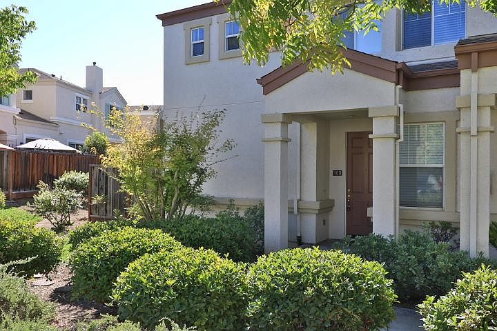 1st image of 908 Monarch Cir