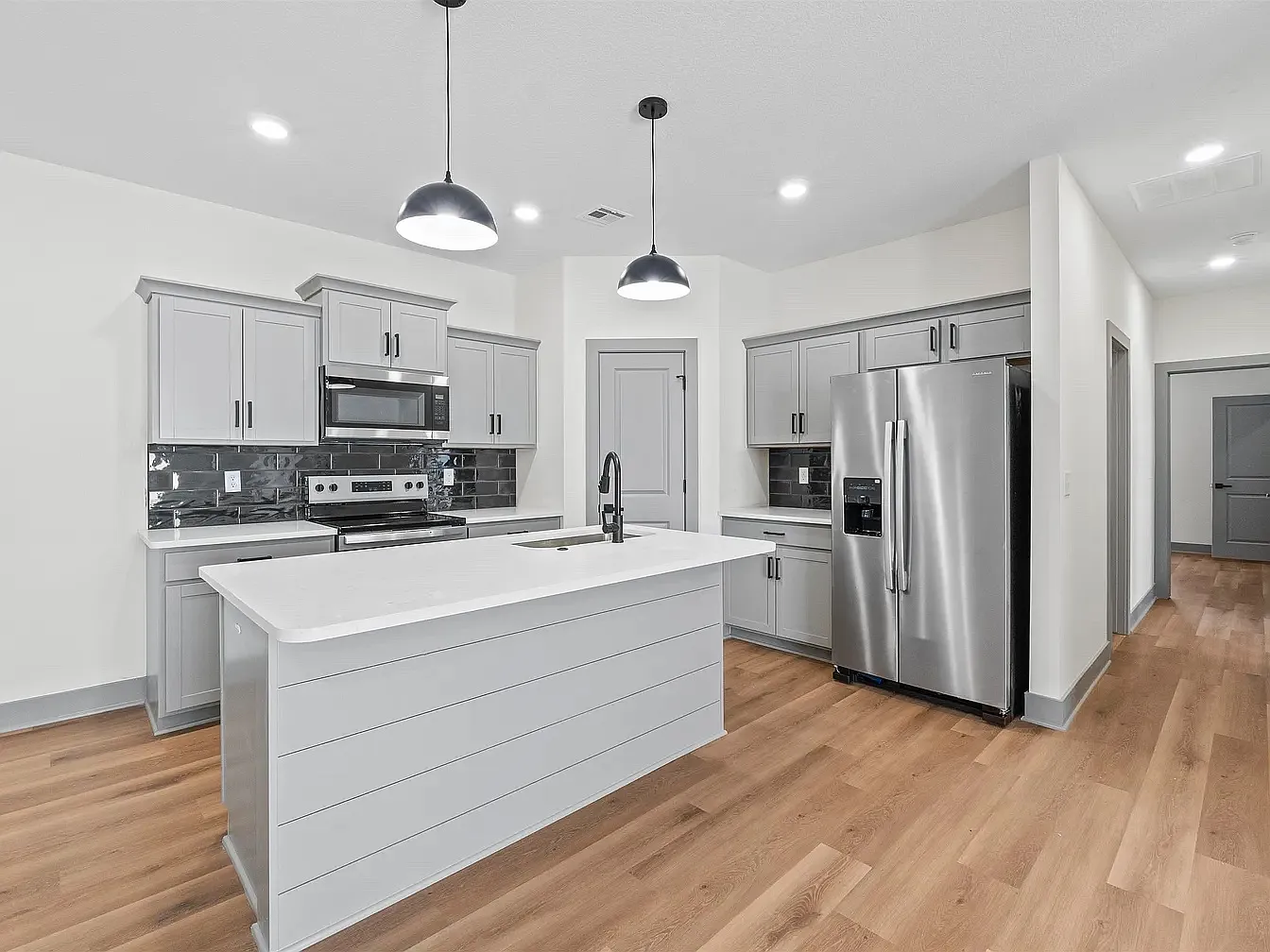 3 bed, $1,625 — Photo 2