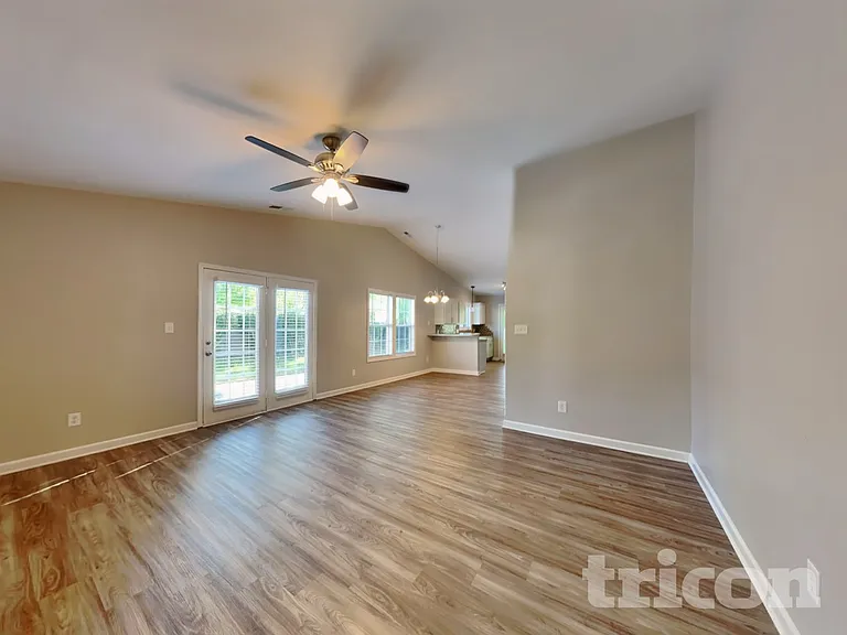 260 Brookstone Dr — Photo 2