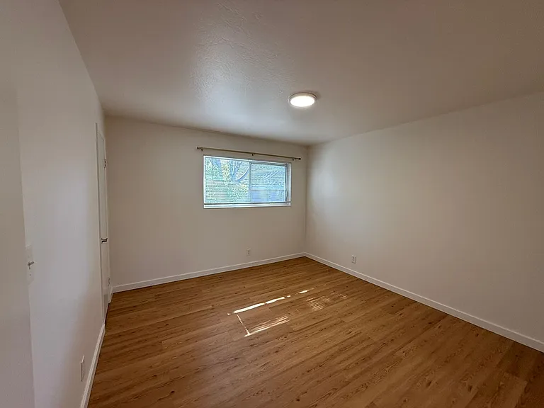 1528 Woolsey St #C — Photo 13