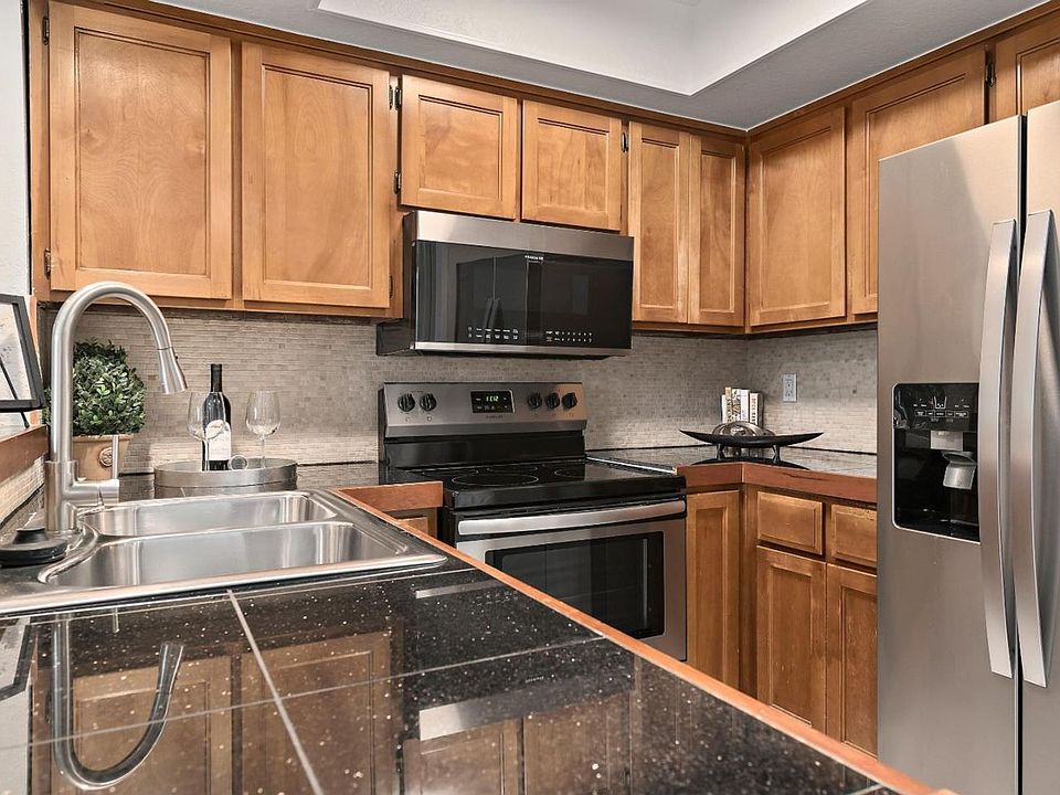 1st image of 2209 Summereve Ct