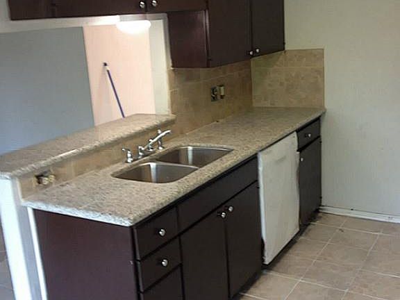 3rd image of 5439 Castlecreek Ln