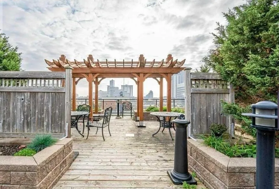 2 bed, 897 sqft, $2,800 — Photo 2