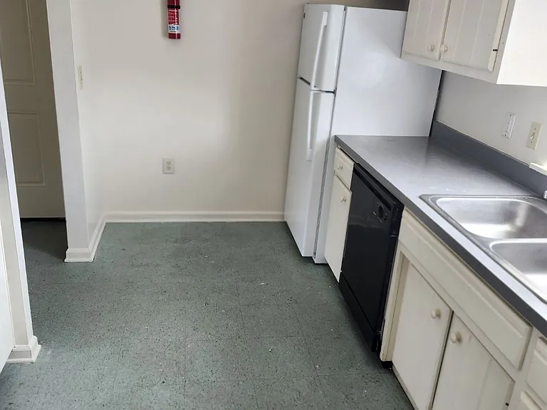 128 Landings Dr #4 — Photo 12