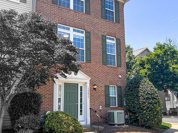 3rd image of 12377 Cedar Lakes Dr