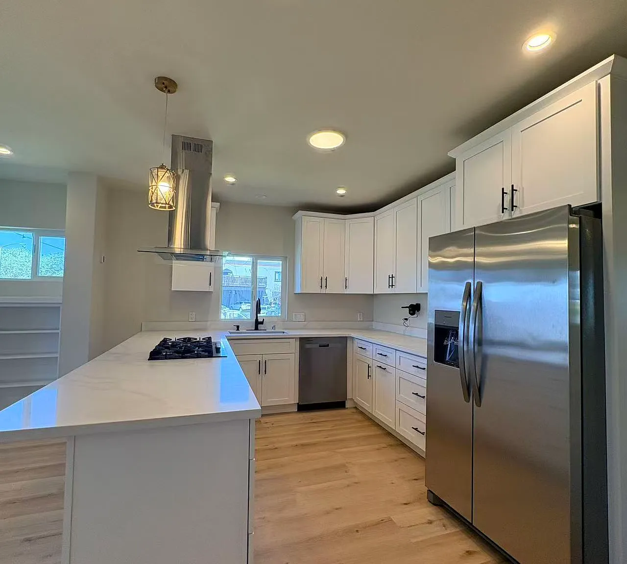 3 bed, 1.5 bath, 1088 sqft, $3,500 — Photo 2