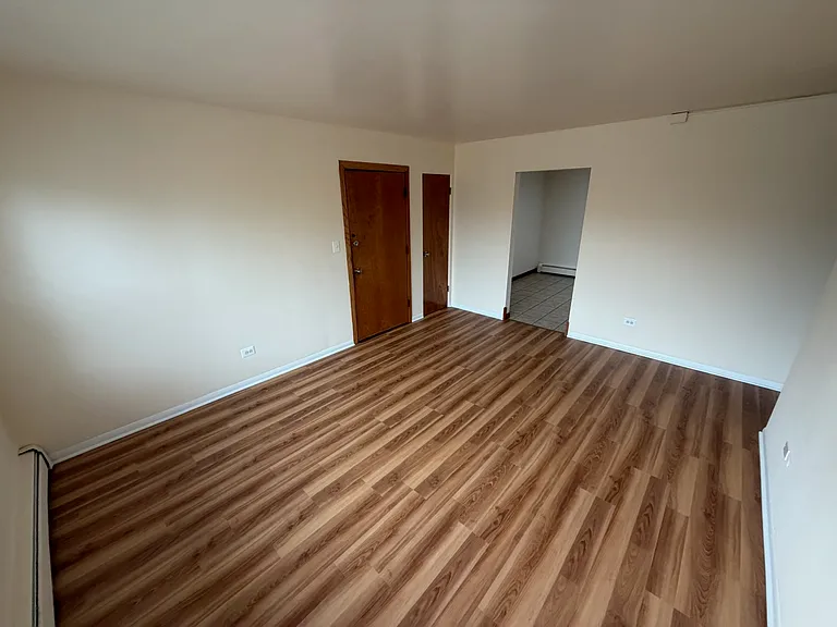 612 N Wolf Rd #3 — Photo 4