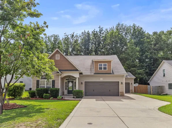 1813 Shady Knoll Ln, Fayetteville, NC 28314