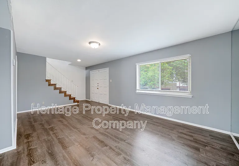 10958 Crown Park — Photo 4