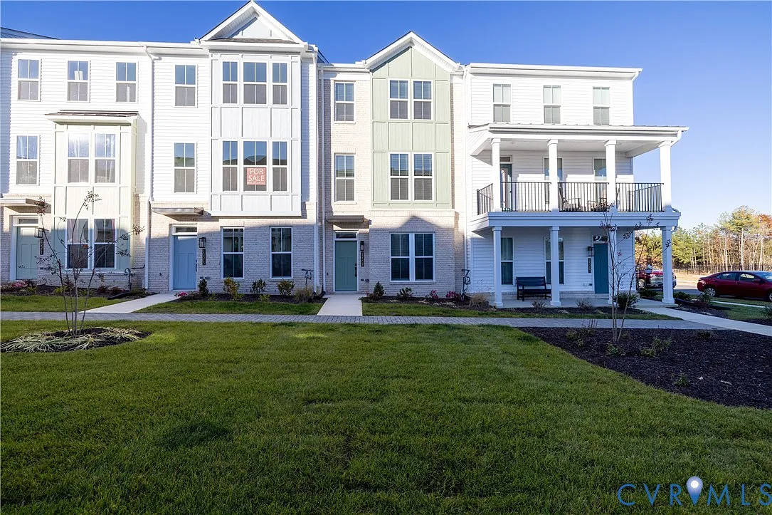 4 bed, 3.5 bath, 2438 sqft, $2,750 — Photo 1