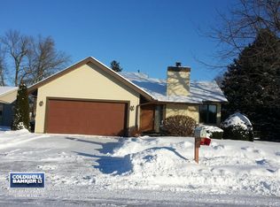 827 Sequoia Ct, Manitowoc, WI 54220