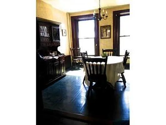 Rented by City Connections Realty | media 10