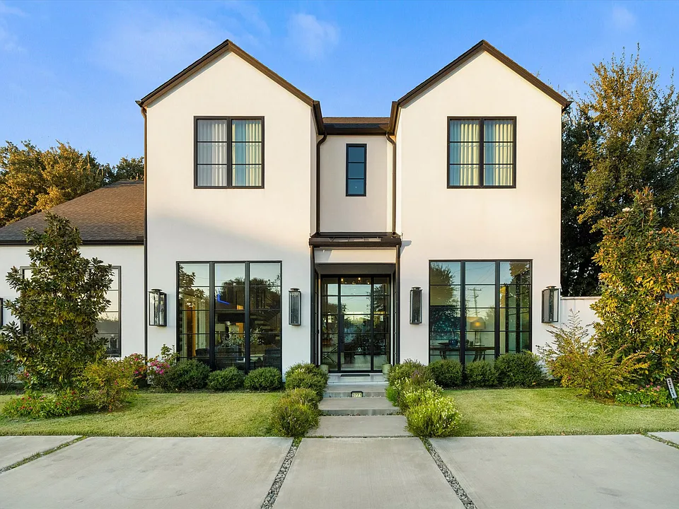 3771 Almazan Dr