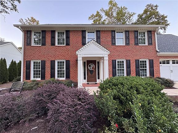 3rd image of 1065 Princeton Walk NE