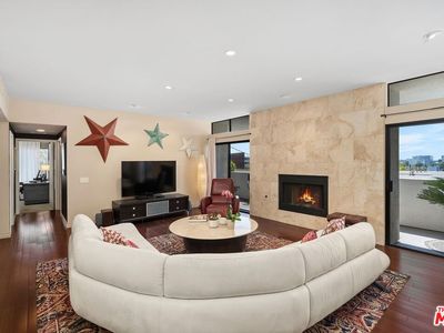 950 Hancock Ave APT 203, West Hollywood, CA, 90069